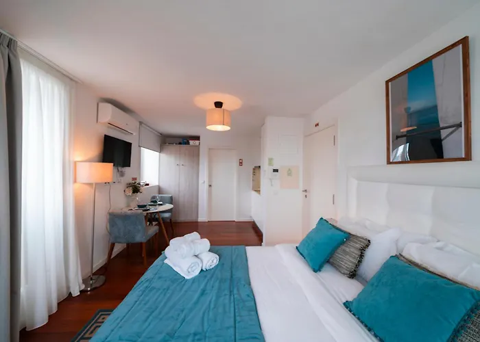 Emblematic View - Centre