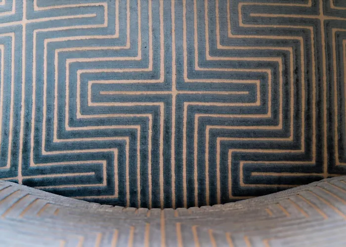 Emblematic View - Centre